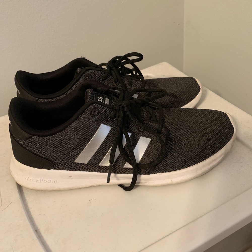 Mike sneaker size 7 1/2